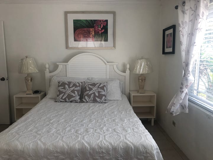 Chambre à coucher avant