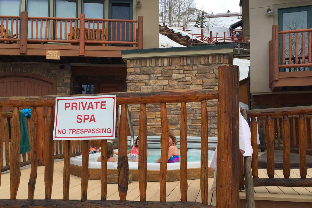 jacuzzi outside is gorgeous