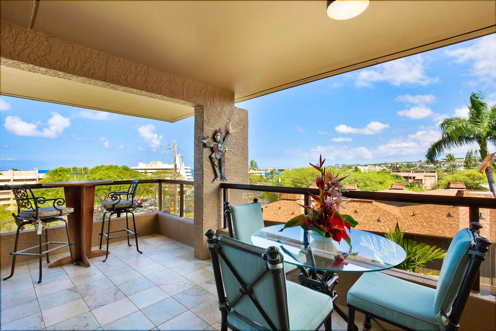 Lanai with Views of Town
