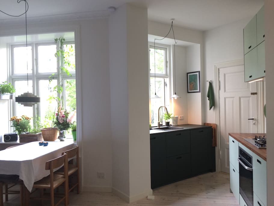 Our kitchen and livingroom is openly connected, so you can continue the conversation while preparing your dinner