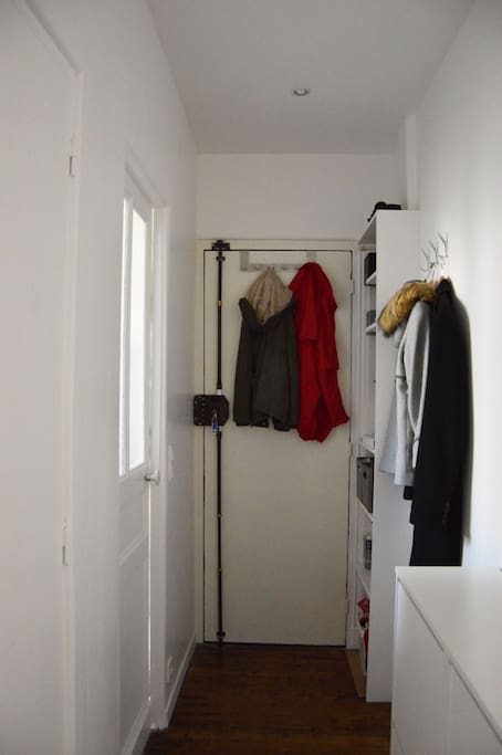Entrance (Couloir)