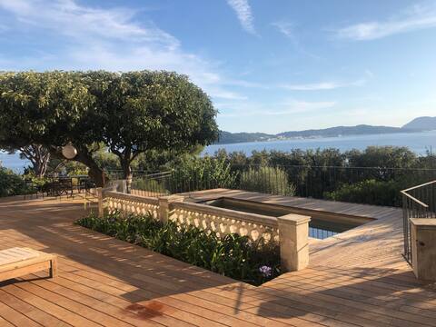 Beautiful property facing Toulon harbor