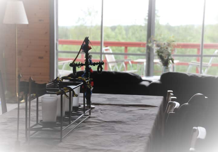 När man har ätit färdigtså kan man vila midda i den stora och super sköna soffan