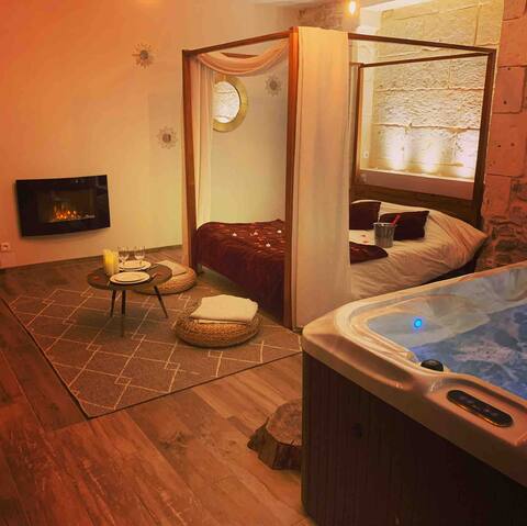 Suite with Privatized Jacuzzi