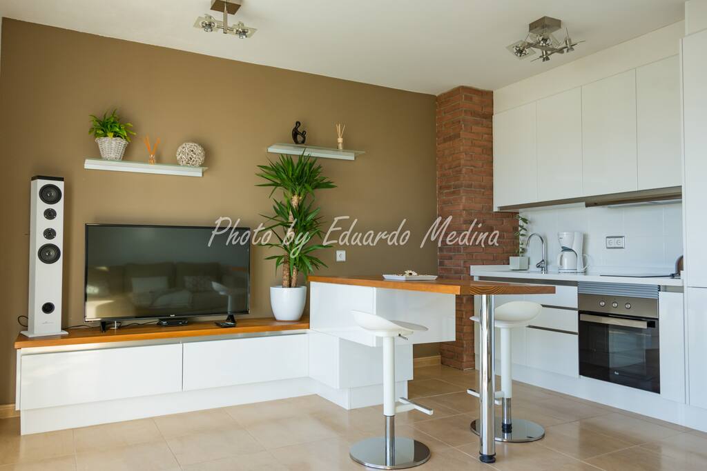 Salón - Cocina / Living room - Kitchen / Wohnzimmer - Küche