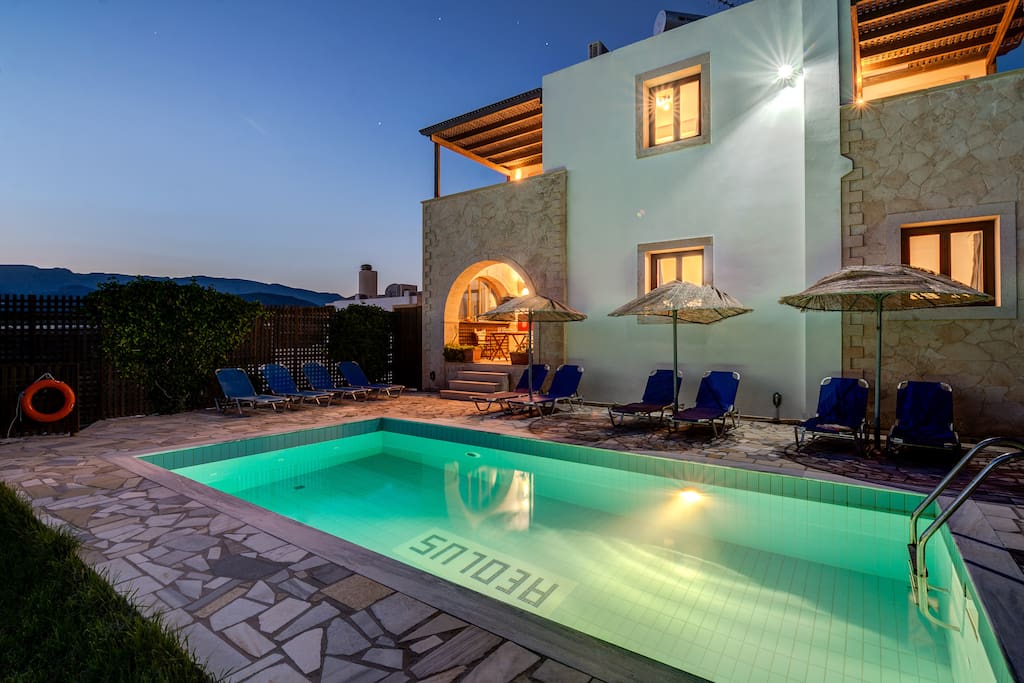 Aeolus 5 bedroom villa with private pool