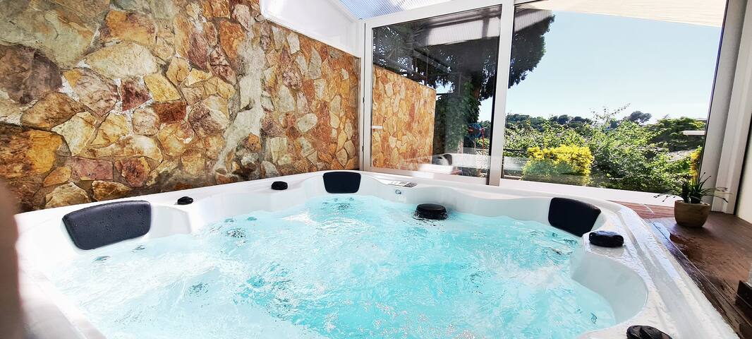 Villa Isok – Sea View Luxury in Lloret de Mar gallery image 4