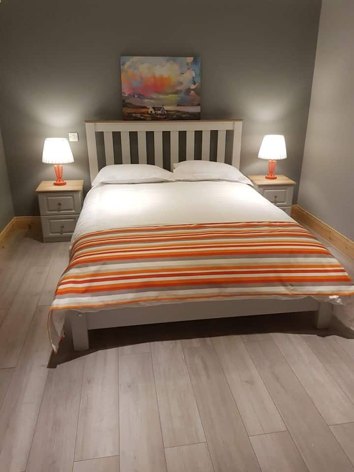 Dhoma kryesore e gjumit e dytë është e njëjtë