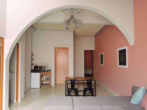 Popular Airbnb listing: CASA ROSA 79 in Barrio De La Cruz