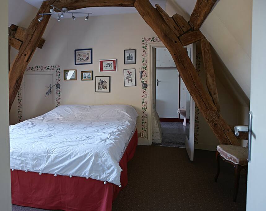 Chambre 3 au 1er étage avec Salle de Bain et WC