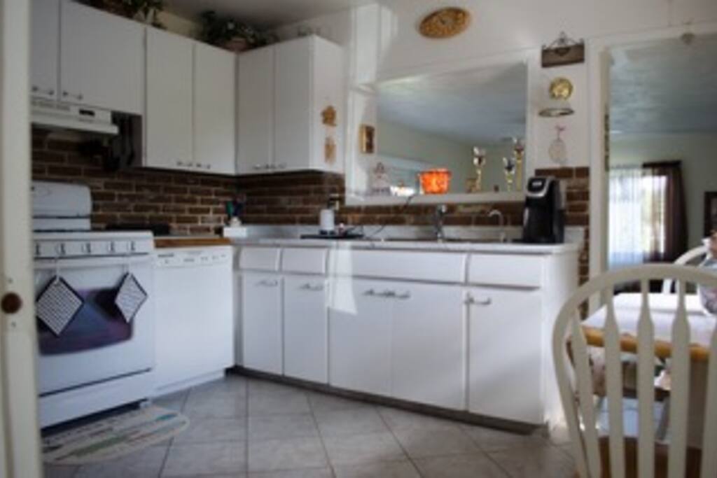 Full kitchen
