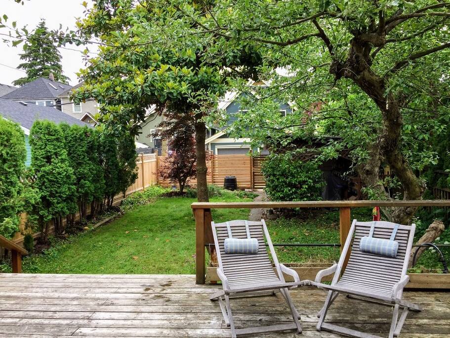 Back deck & quiet garden