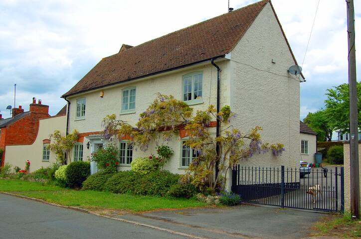 Airbnb Leicestershire Vacation Rentals Places To Stay