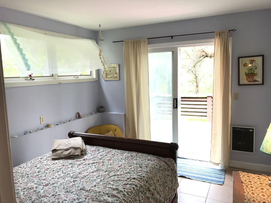 Comfortable beds, fresh and clean linens and towels
