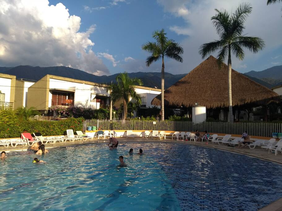 Piscina zona 4