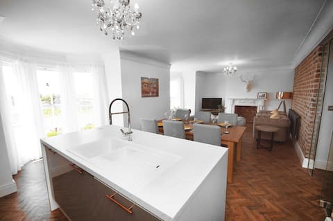 Grade 2 Listed 3 Bed Apartment