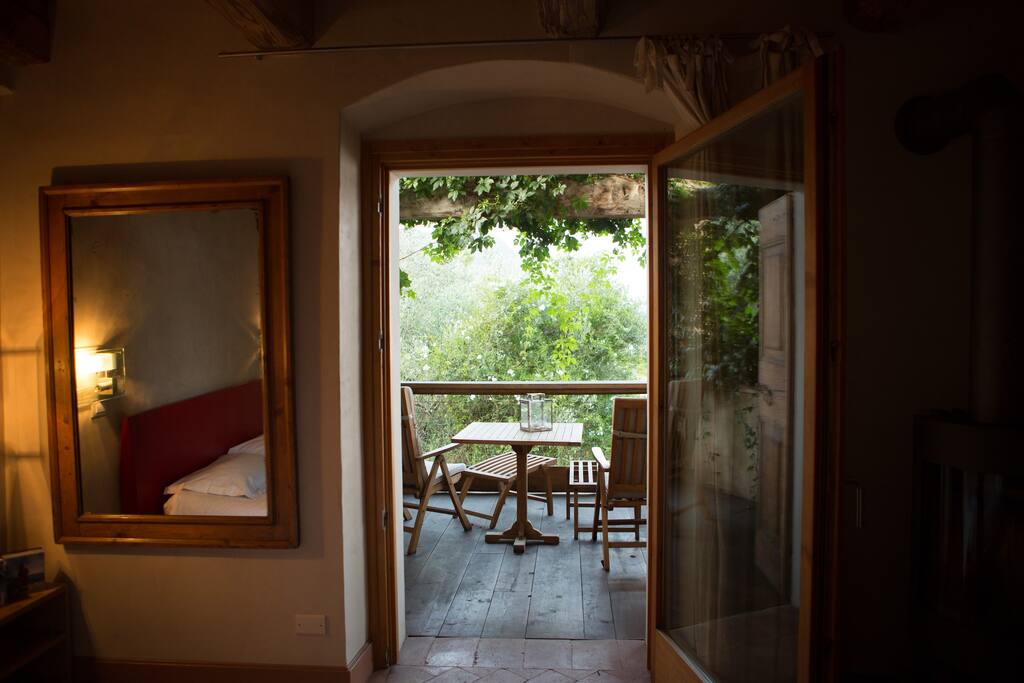 Room with terrasse. Terrasse with view on the lake