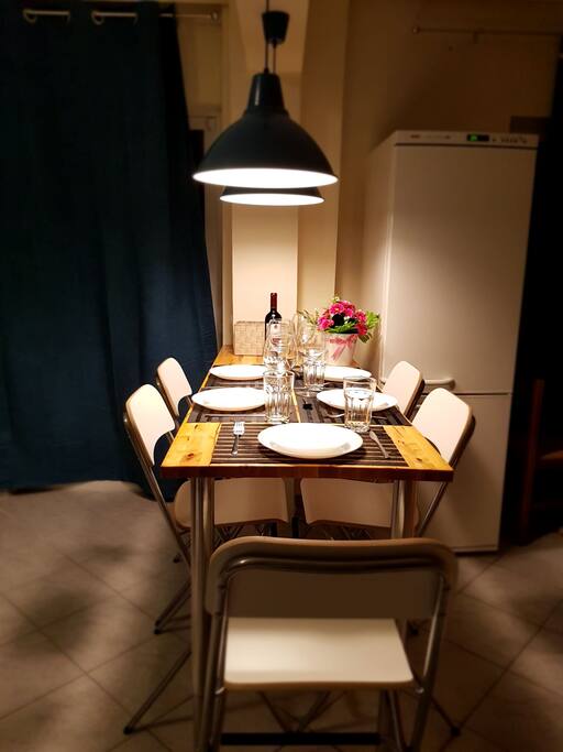 Bar style table for 5 persons