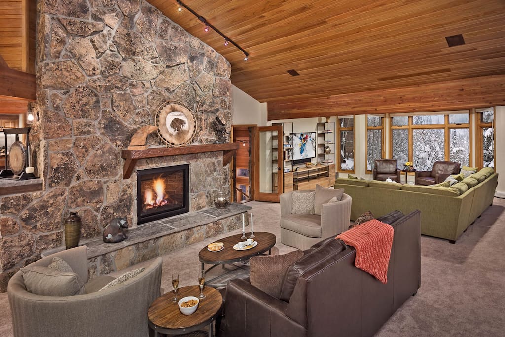 Spacious Living Room