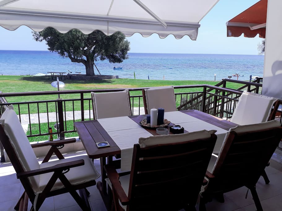 the balcony in front the sea