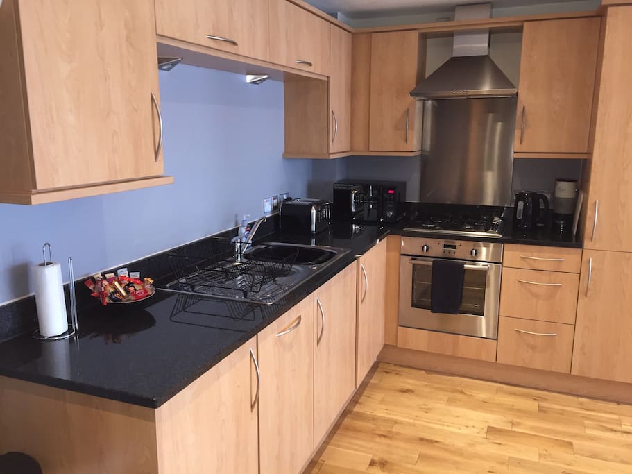 Spotless, fully equipped kitchen. Includes dishwasher and microwave.