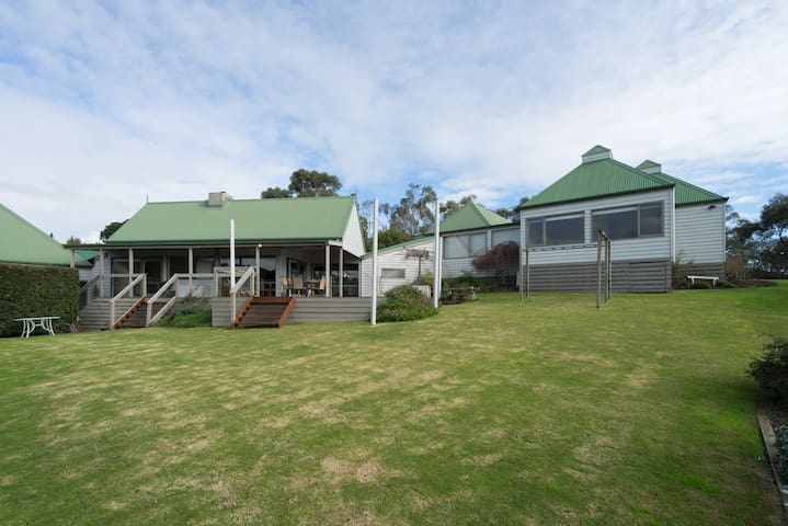 Luxury Country and Beach Retreat