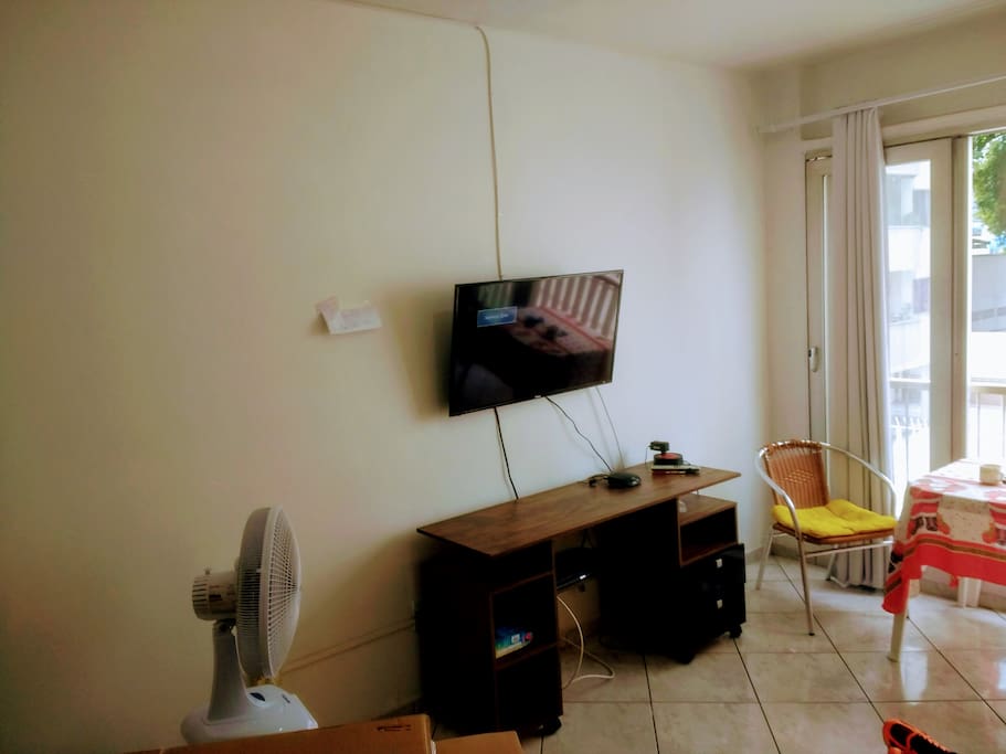 Sala com TV LED 39"