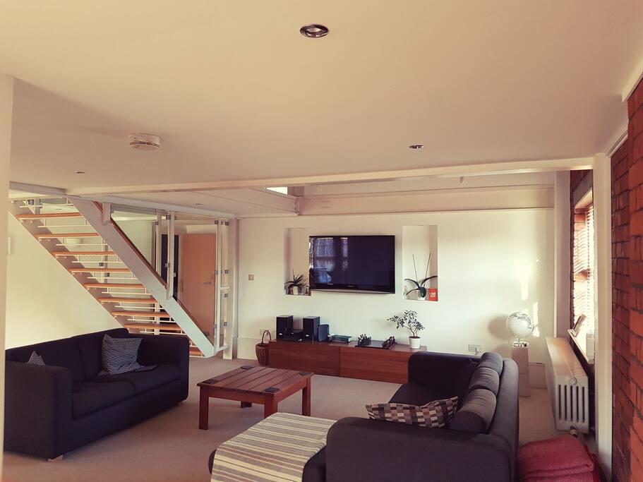 Light, spacious open plan lounge