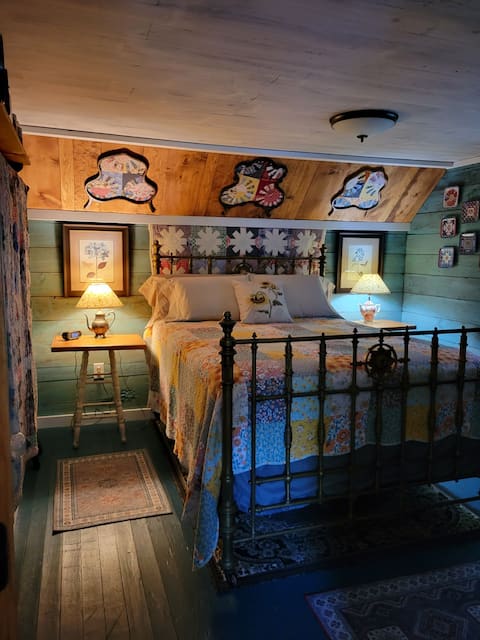 The Little Branch house, charming vintage house.
