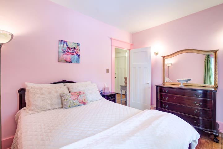 Pink bedroom