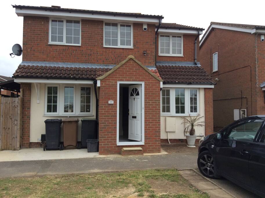 Front view detached house