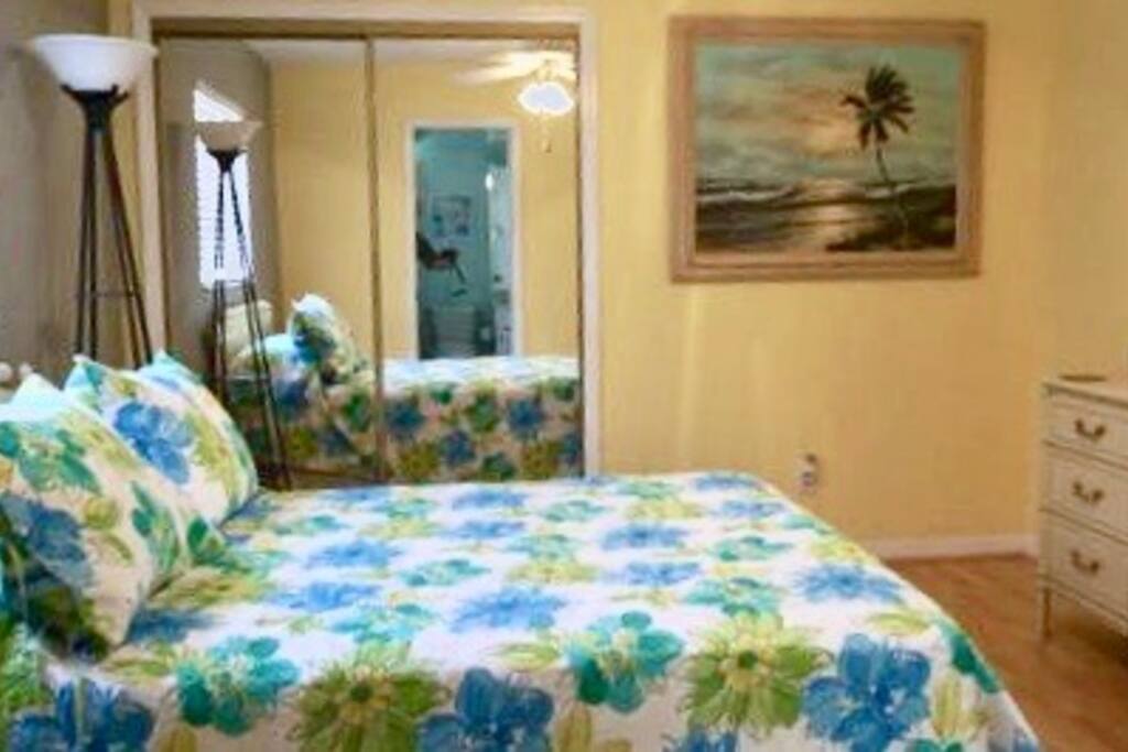 Comfy bed with topper and four pillows!