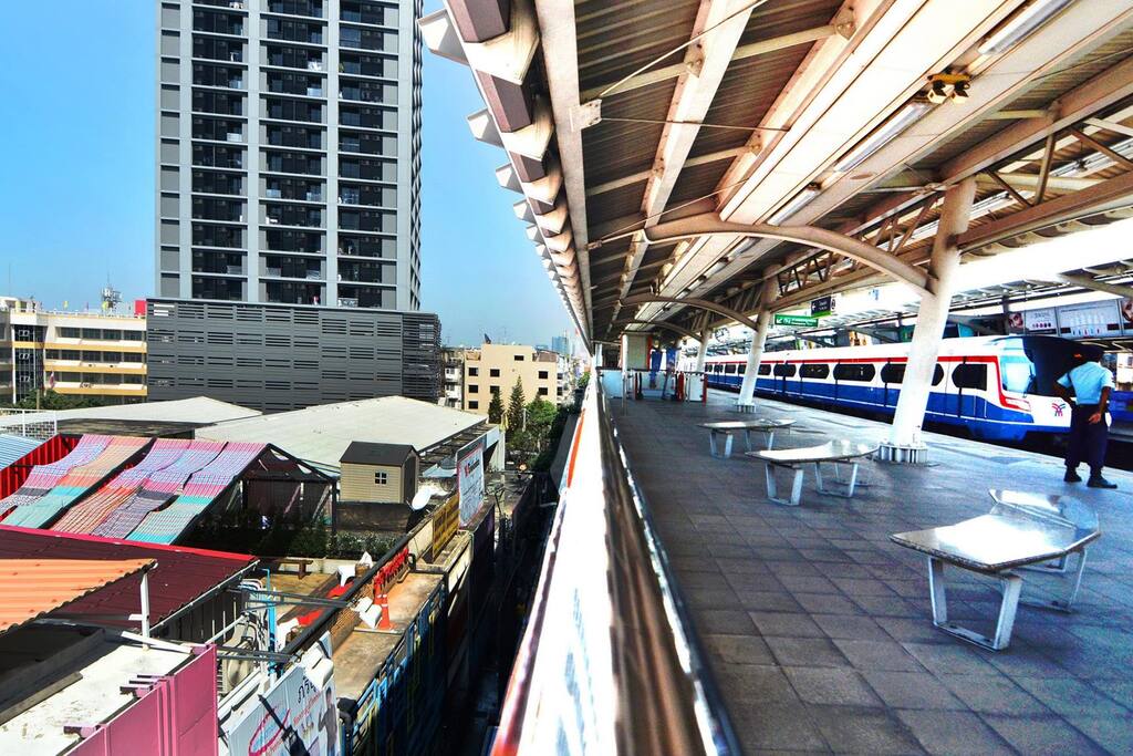 Adventure Hostel is just 1 step away from BTS "Saphan Khwai" (N7) station