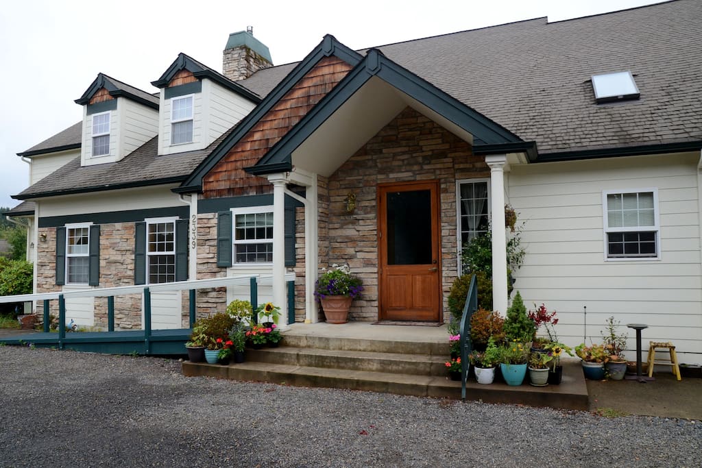 Front entrance, with wheelchair ramp