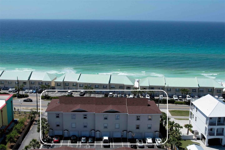 Discounted Rates July 20-24! 4bed4bath, 2nd Row, Private Beach, Tiki Room! - Florida
