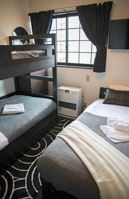 Brand new very comfortable bedding, decor and heating