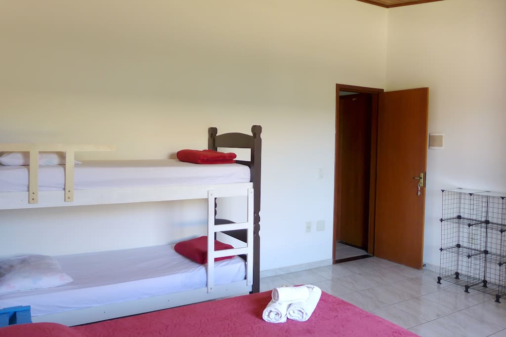 Inclui roupa de cama e banho.
Linen and towel included.
