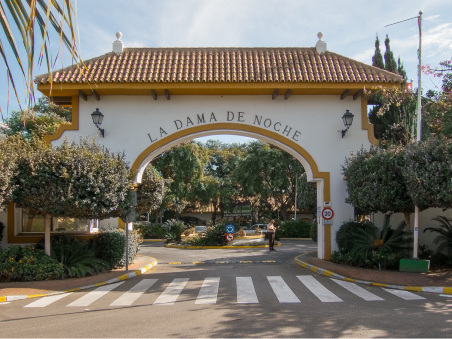 The urbanisation is only minutes away from Puerto Banus
