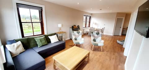 Riverside Marina Apartments (Apt 1)