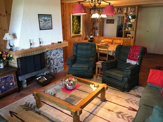 Villars centre, friendly apartment, parking gallery image 2