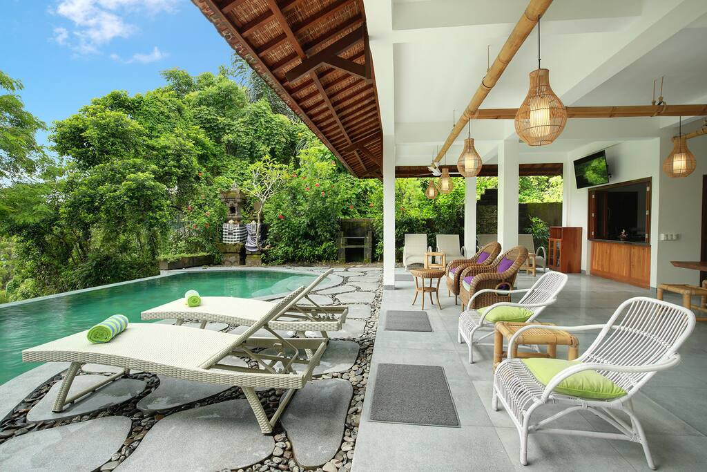 Swimming pool and Pool facilities