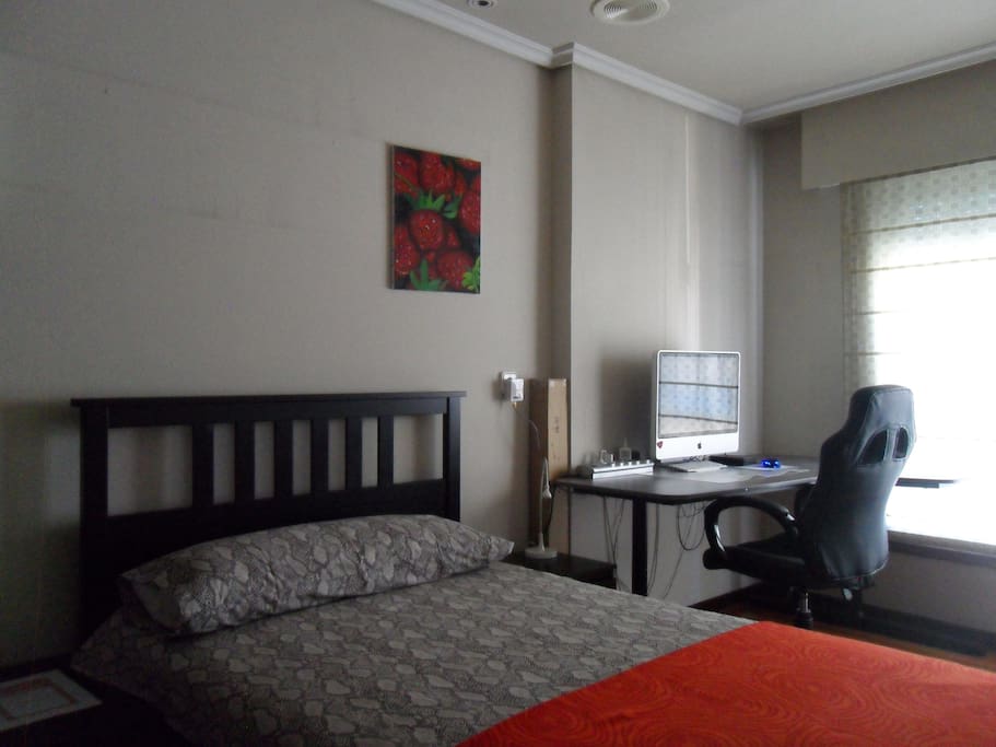 private double bedroom with laptop friendly workspace