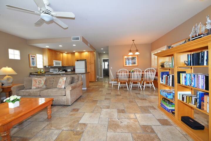 329D: Two-Story Avalon Home, Deck, WIFI, BBQ gallery image 5