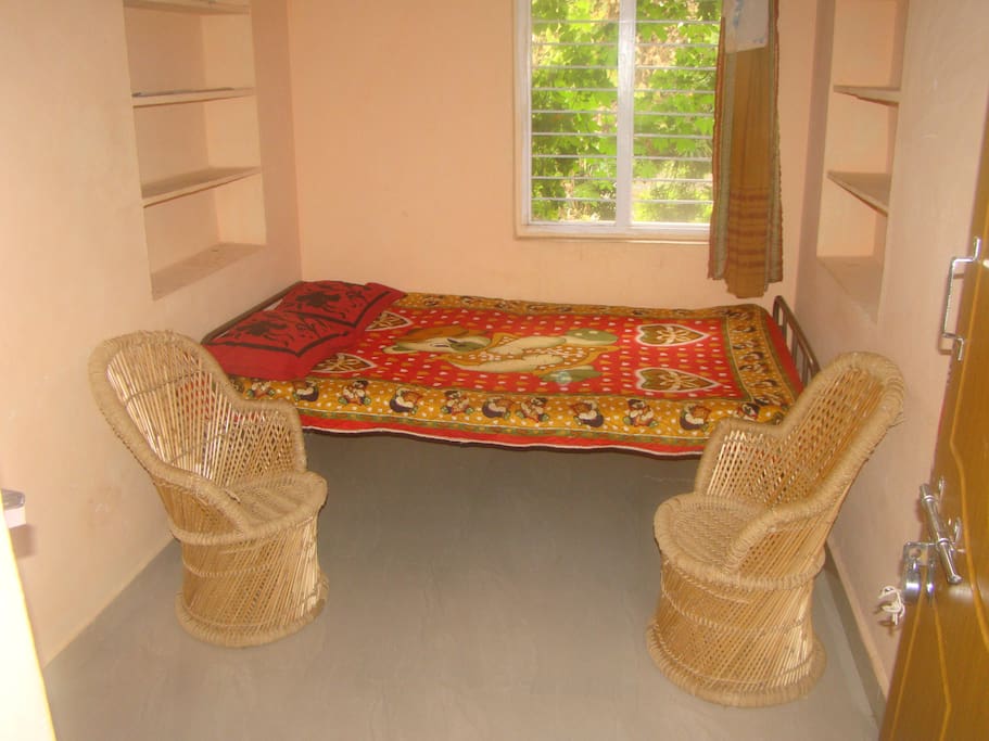 INSIDE THE ROOM