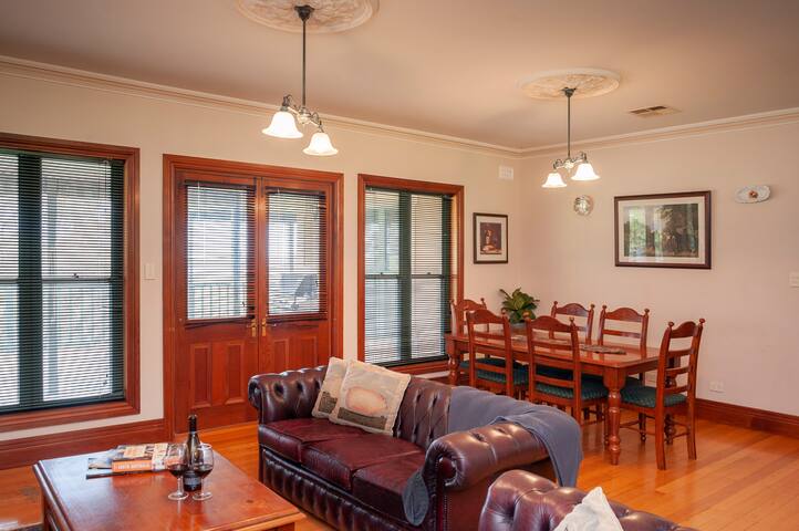 Lindsay House Homestead gallery image 4