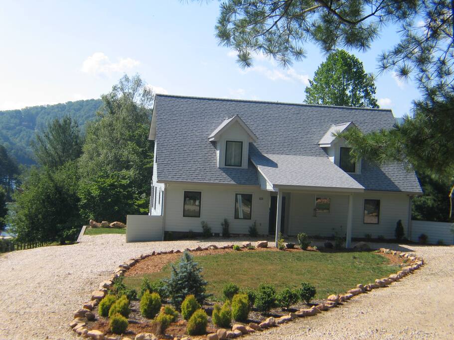 House on Watauga Lake entrance