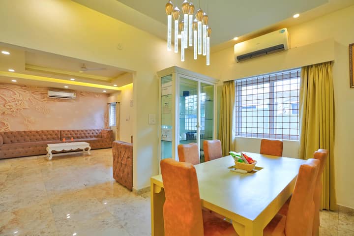 Dining area image 3