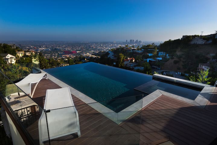 NEW MODERN HOUSE VIEWS ,POOL 4 BED