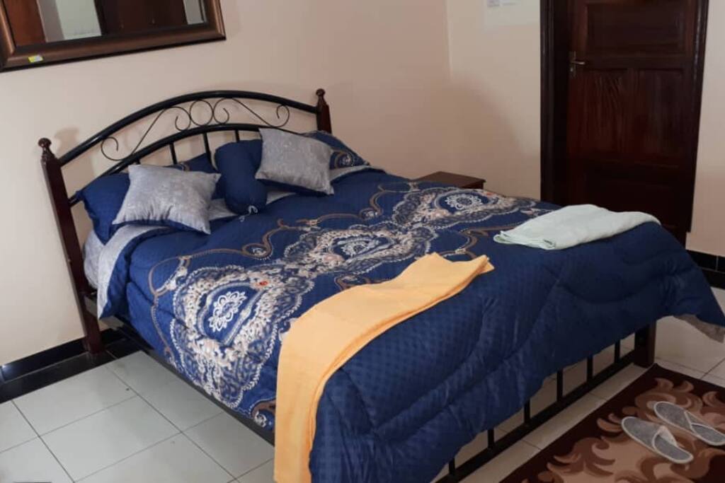 Bedroom with Queen Bed