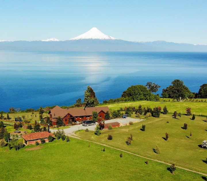Frutillar House with Beach, Hot Tub, 360° Views